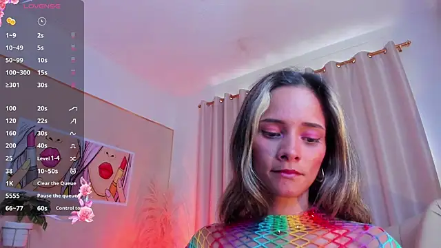 SkiinnyAna online show from 02-24-25, 07:41