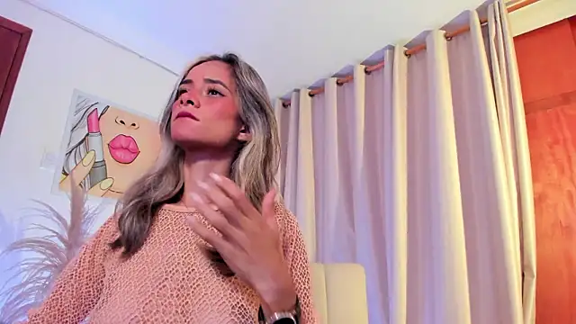 Snapshot of SkiinnyAna chatting on 02-16-26, 07:32 SkiinnyAna online show from 02-16-26, 07:32