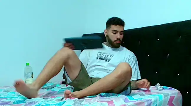 Snapshot of silvano_torres chatting on 02-27-25, 12:43 silvano torres online show from 02-27-25, 12:43