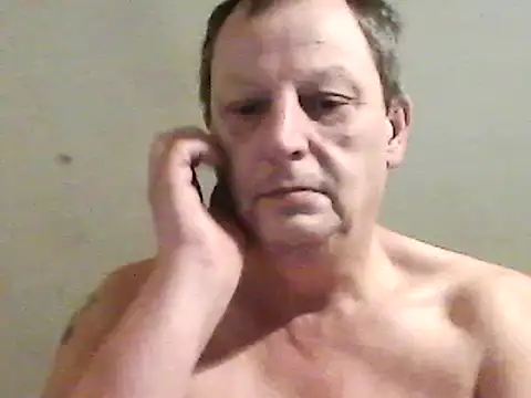 Snapshot of chubbybear2cum chatting on 12-18-24, 02:42 chubbybear2cum online show from 12-18-24, 02:42