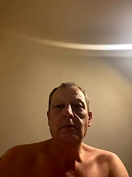 Snapshot of chubbybear2cum chatting on 10-16-25, 04:46 chubbybear2cum online show from 10-16-25, 04:46