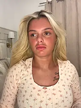 Snapshot of IrishTeenBarbie69 chatting on 11-04-25, 11:48 IrishTeenBarbie69 online show from 11-04-25, 11:48