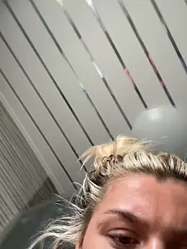 Snapshot of IrishTeenBarbie69 chatting on 03-22-26, 01:36 IrishTeenBarbie69 online show from 03-22-26, 01:36