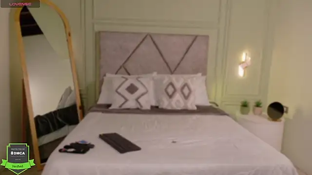  Miss Kimm online show from 04-20-26, 01:14