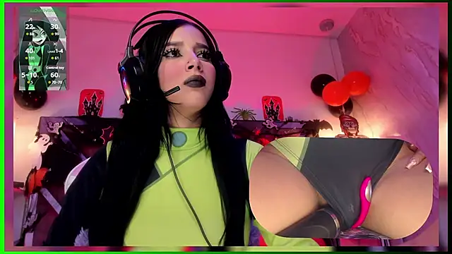 SweetieCloe  online show from 10-27-25, 09:41