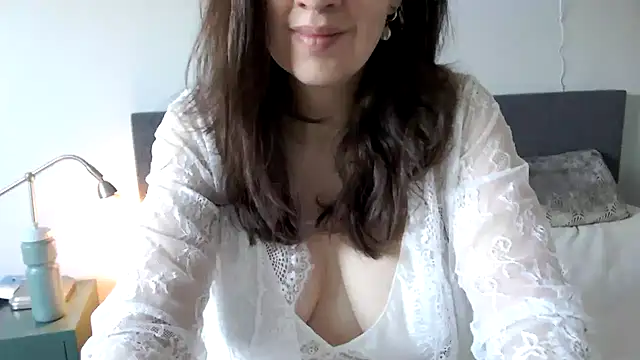 Ella Next Door online show from 03-03-25, 08:16