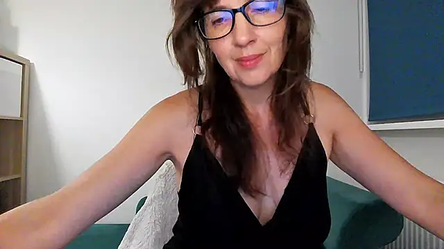Ella Next Door online show from 08-07-26, 09:28