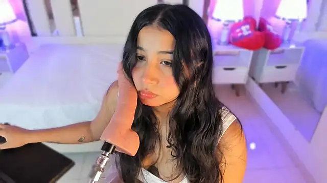 Snapshot of Miliaangeles chatting on 09-10-25, 12:05 Miliaangeles online show from 09-10-25, 12:05