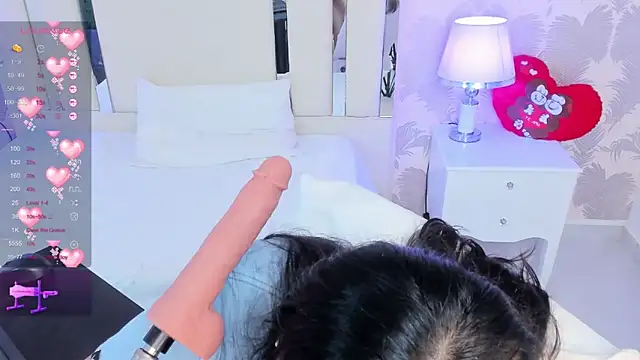 Snapshot of Miliaangeles chatting on 11-12-25, 12:38 Miliaangeles online show from 11-12-25, 12:38