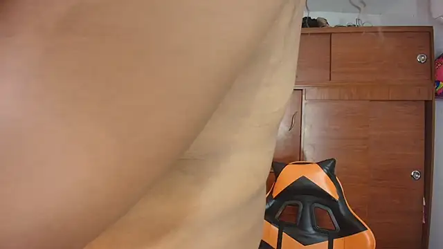 Snapshot of CandyBlackFunXXX chatting on 12-20-25, 10:33 CandyBlackFunXXX online show from 12-20-25, 10:33