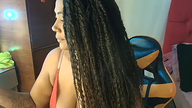 Snapshot of CandyBlackFunXXX chatting on 02-06-26, 11:35 CandyBlackFunXXX online show from 02-06-26, 11:35