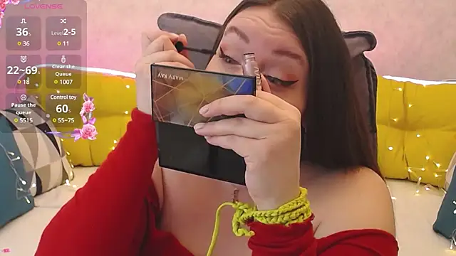 Snapshot of Nataly_cute chatting on 02-15-25, 08:11 Nataly cute online show from 02-15-25, 08:11