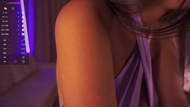 Snapshot of AnuricBriny chatting on 09-11-25, 09:37 AnuricBriny online show from 09-11-25, 09:37