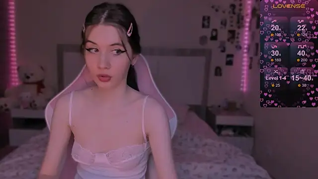 Snapshot of CoddleWeeper_ chatting on 12-12-24, 02:22 CoddleWeeper online show from 12-12-24, 02:22