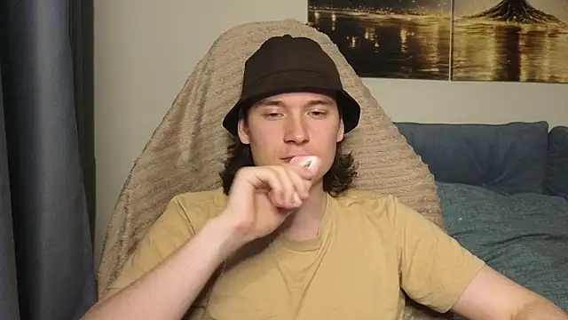 MoreRealAlex online show from 06-25-26, 11:53