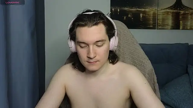MoreRealAlex online show from 07-10-26, 12:52