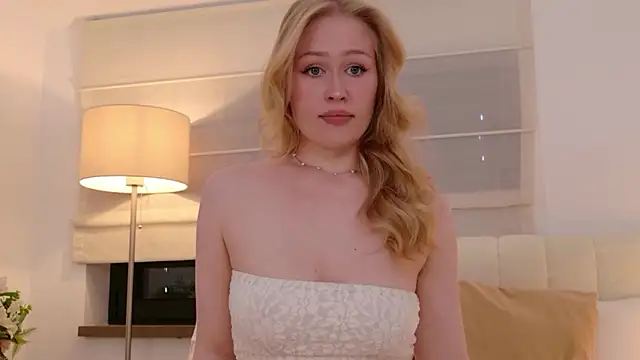 JuliaJaee online show from 06-16-26, 03:58