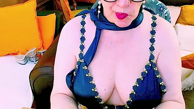 Snapshot of GattonaBiondona chatting on 06-21-26, 08:17 GattonaBiondona online show from 06-21-26, 08:17