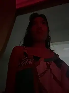 Snapshot of Boypolla11 chatting on 10-17-25, 04:48 Boypolla11 online show from 10-17-25, 04:48