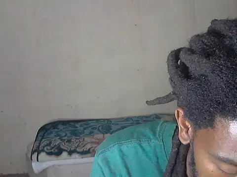 Snapshot of gldnmvsk_XO chatting on 03-13-26, 10:27 gldnmvsk XO online show from 03-13-26, 10:27