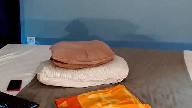 AnnaMaee online show from 01-14-25, 02:40