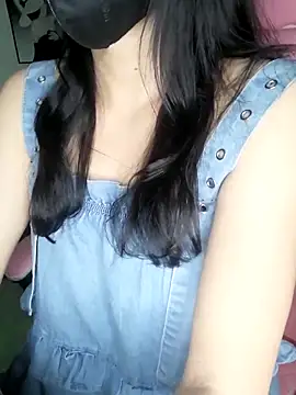 Snapshot of _Linez_ chatting on 03-17-25, 03:29  Linez  online show from 03-17-25, 03:29