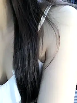 Snapshot of _Linez_ chatting on 10-10-25, 05:23  Linez  online show from 10-10-25, 05:23