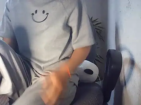 Haralushiaaax online show from 04-17-26, 12:35