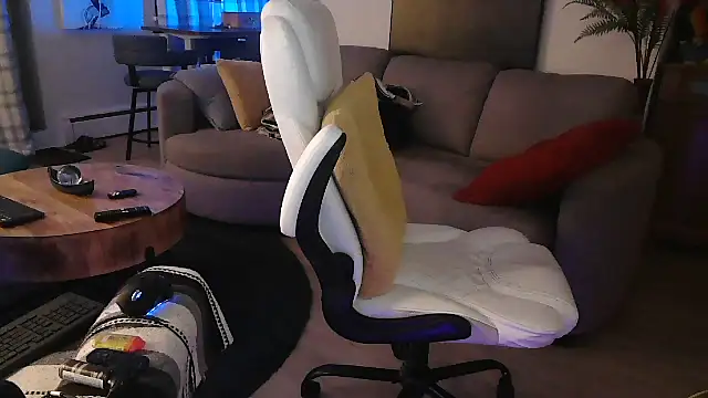 Snapshot of Towndude123 chatting on 12-22-24, 06:06 Towndude123 online show from 12-22-24, 06:06