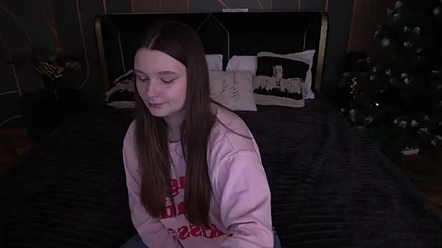 Snapshot of MagicPeachh_ chatting on 01-12-26, 07:13 MagicPeachh online show from 01-12-26, 07:13