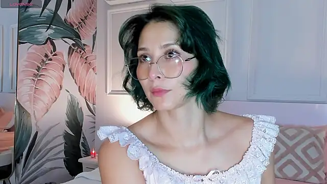 Snapshot of Ramona_Flower chatting on 05-03-26, 11:38 Ramona Flower online show from 05-03-26, 11:38