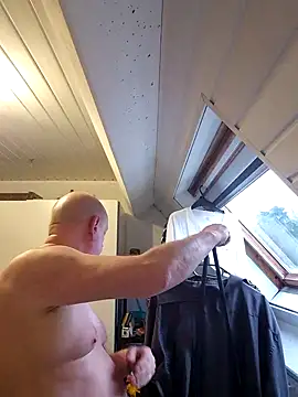 Snapshot of andrejoyfull64 chatting on 02-04-25, 03:57 andrejoyfull64 online show from 02-04-25, 03:57