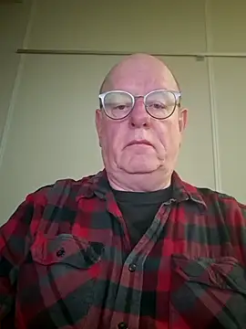 Snapshot of andrejoyfull64 chatting on 10-17-25, 05:43 andrejoyfull64 online show from 10-17-25, 05:43