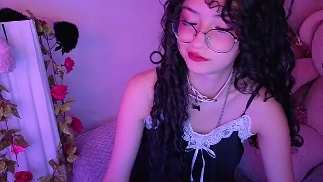 Snapshot of CherieCurl chatting on 07-06-26, 09:17 CherieCurl online show from 07-06-26, 09:17