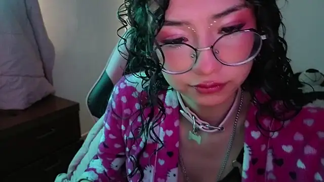 Snapshot of CherieCurl chatting on 07-26-26, 03:19 CherieCurl online show from 07-26-26, 03:19