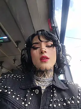 taaylor33 online show from 04-11-26, 09:19