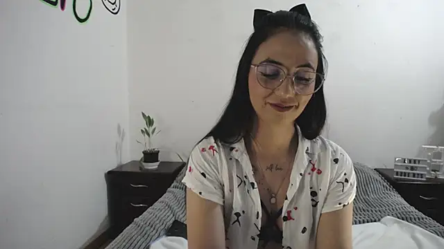 Snapshot of anny_roberts chatting on 12-19-24, 11:35 anny roberts online show from 12-19-24, 11:35