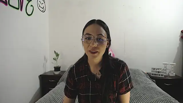 Snapshot of anny_roberts chatting on 12-24-24, 12:00 anny roberts online show from 12-24-24, 12:00
