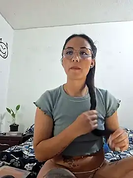 Snapshot of anny_roberts chatting on 12-29-24, 01:02 anny roberts online show from 12-29-24, 01:02
