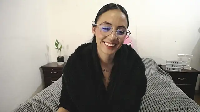 Snapshot of anny_roberts chatting on 01-20-25, 11:43 anny roberts online show from 01-20-25, 11:43