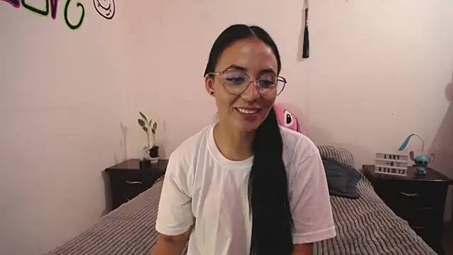 Snapshot of anny_roberts chatting on 02-09-25, 10:32 anny roberts online show from 02-09-25, 10:32