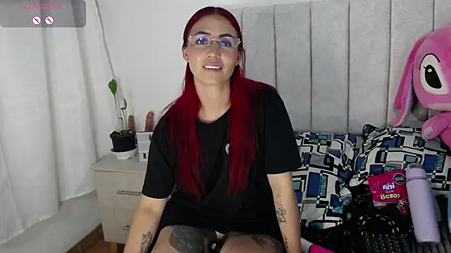 Snapshot of anny_roberts chatting on 09-26-25, 12:14 anny roberts online show from 09-26-25, 12:14