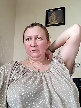 Snapshot of blondyaguar chatting on 12-17-24, 09:17 blondyaguar online show from 12-17-24, 09:17