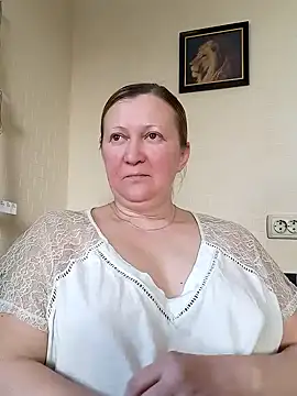 Snapshot of blondyaguar chatting on 02-21-25, 07:56 blondyaguar online show from 02-21-25, 07:56