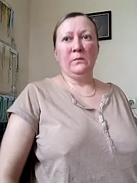 Snapshot of blondyaguar chatting on 12-19-25, 08:21 blondyaguar online show from 12-19-25, 08:21