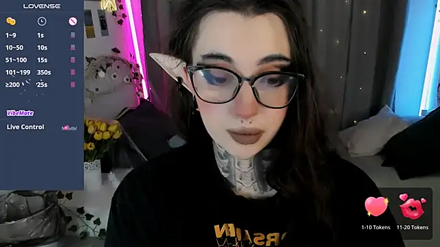 Dixi Pixi  online show from 10-25-25, 05:48