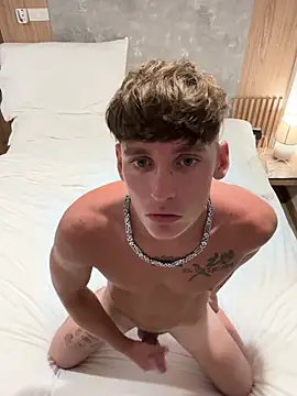 Hornyyoungstud123 online show from 07-07-26, 07:18