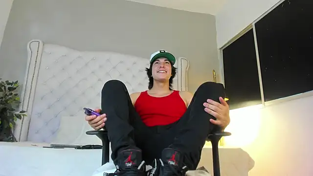 Karimferrer online show from 10-28-25, 08:00