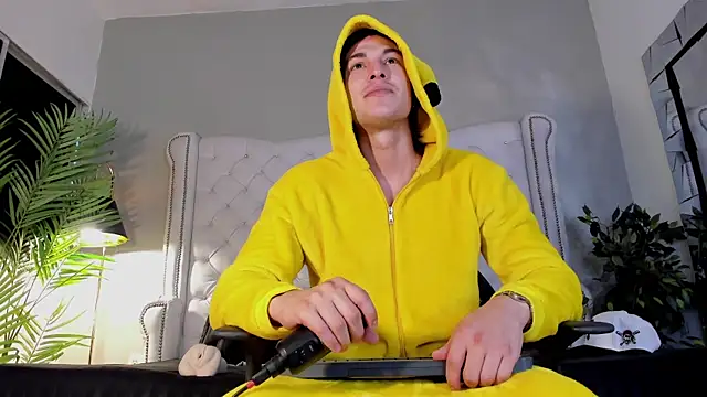 Karimferrer online show from 11-29-25, 08:56