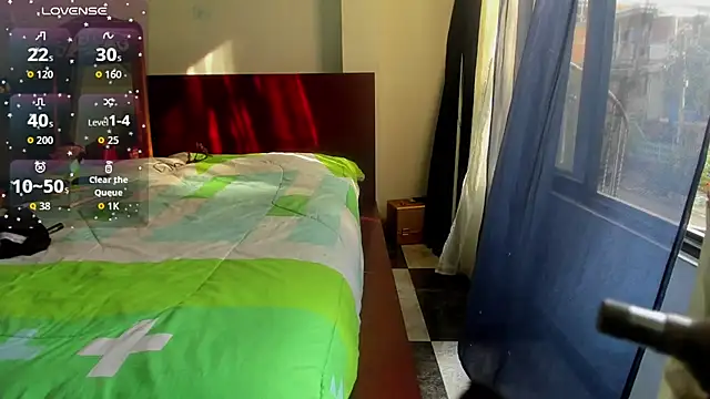 latinaStepmom online show from 10-29-25, 08:43